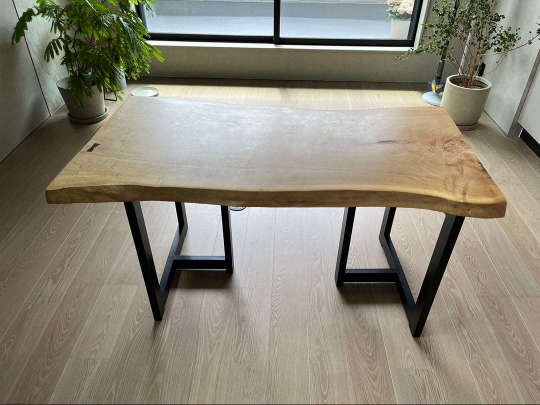 無垢材 一枚板　ダイニングテーブル　70〜75cm ×137cm ×高さ70cm