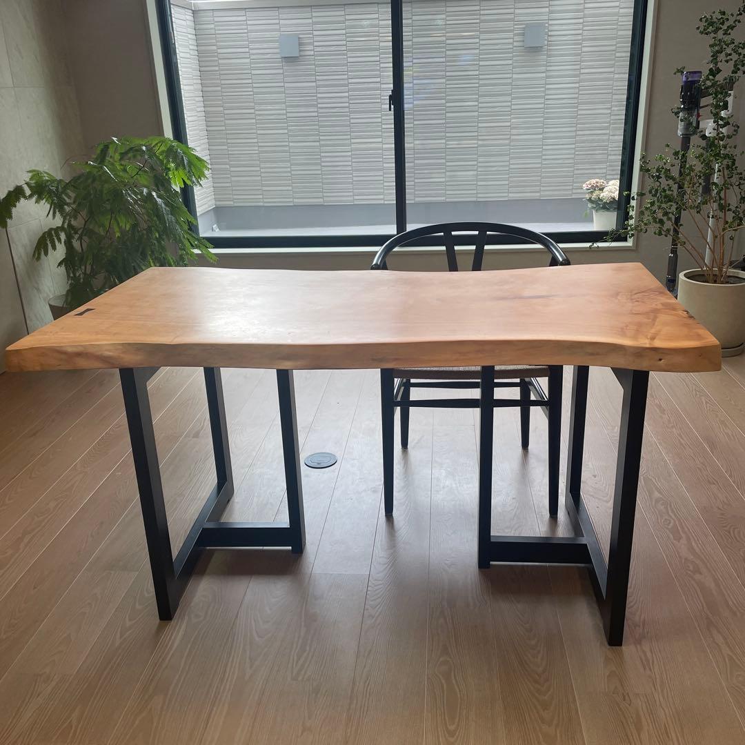 無垢材 一枚板　ダイニングテーブル　70〜75cm ×137cm ×高さ70cm