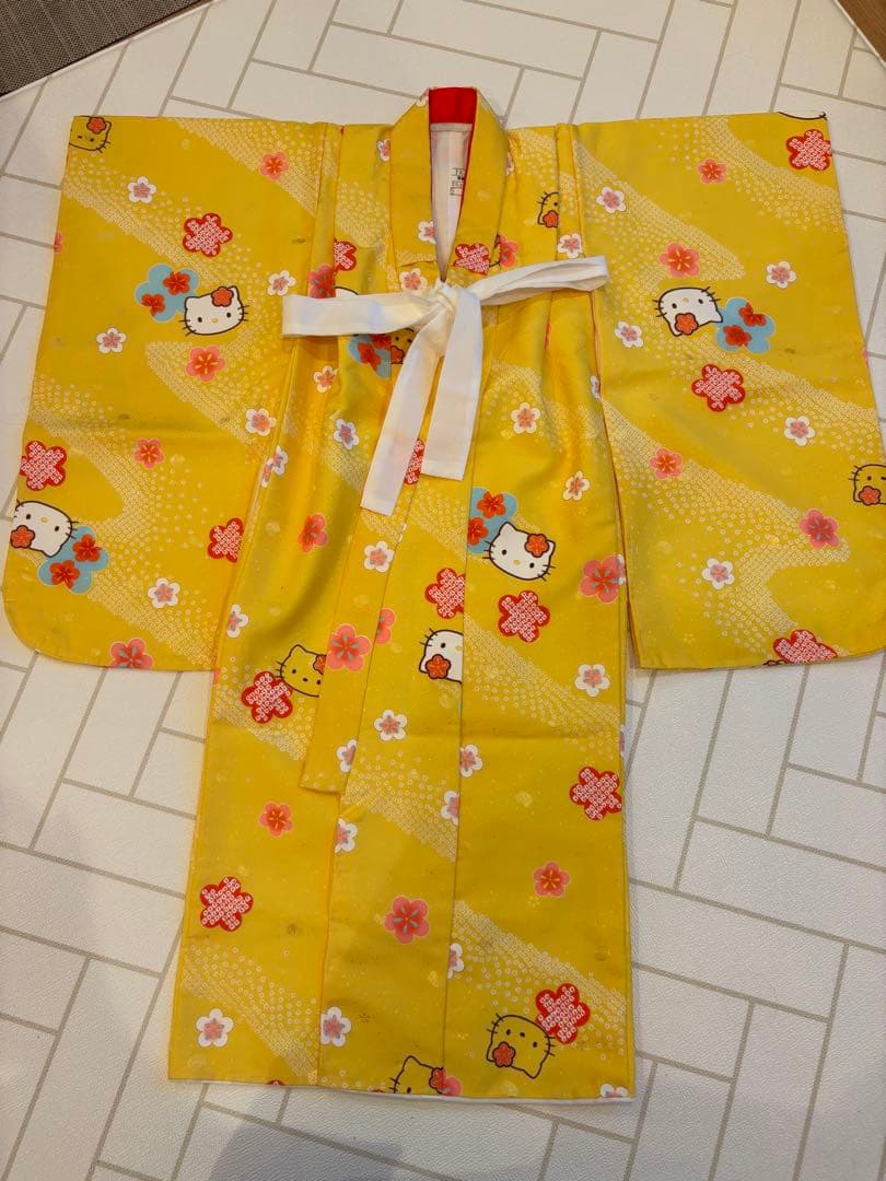 【美品】ハローキティ 七五三 着物セット平成レトロ　足袋付きイエロー3歳