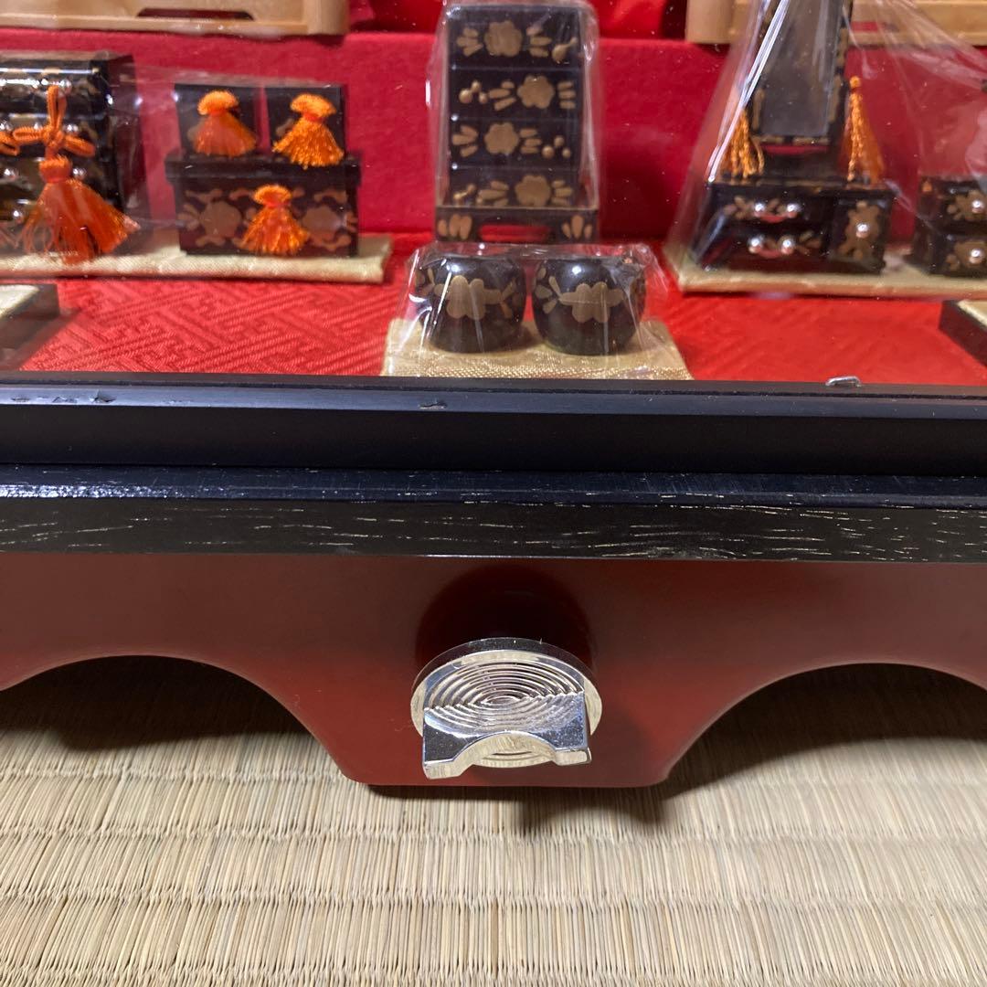 雛人形　ガラスケース入り　オルゴール付き　電気付　専用段ボール　三人官女