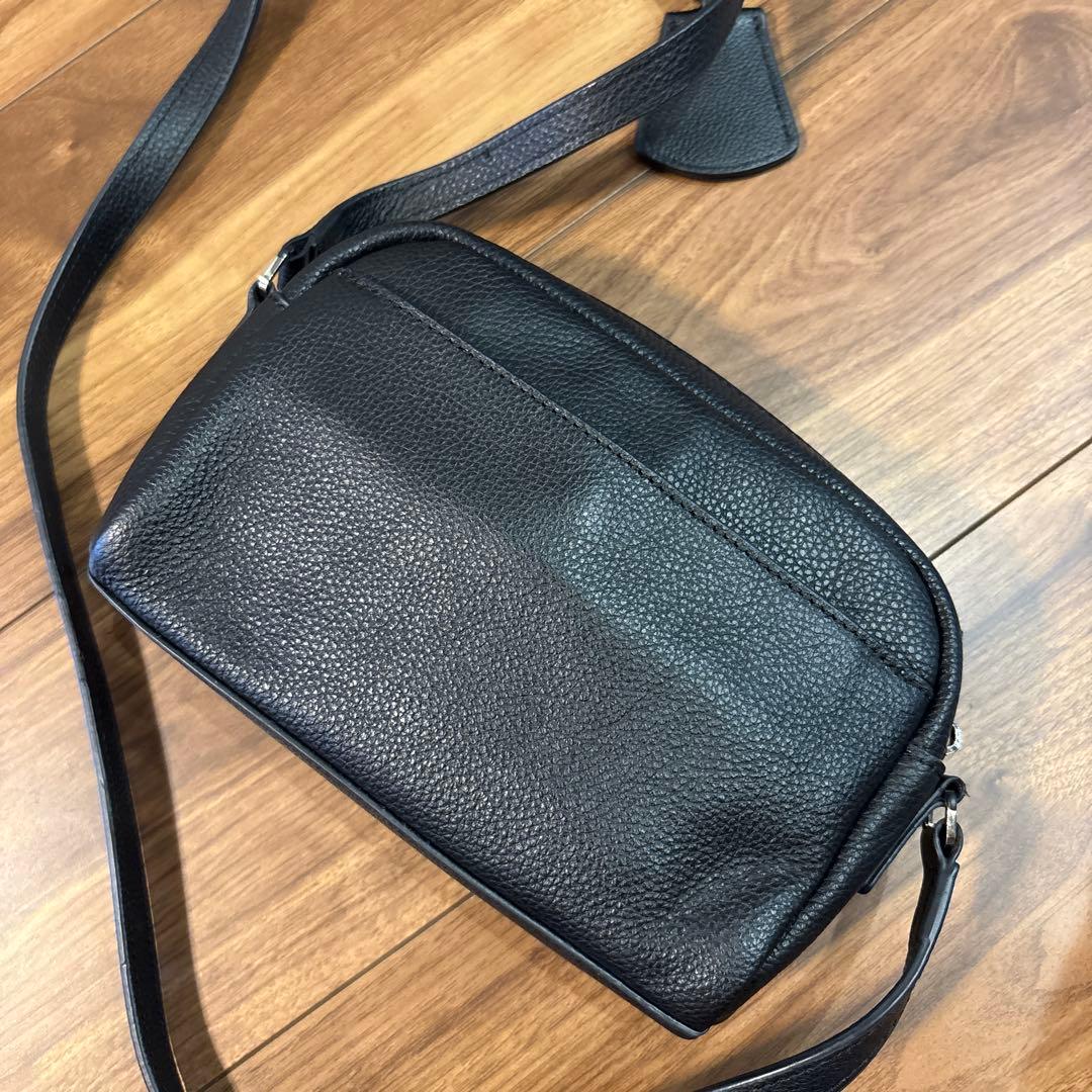 【美品】agnes b アニエスベー レザー 本革製 ミニ ショルダーバッグ