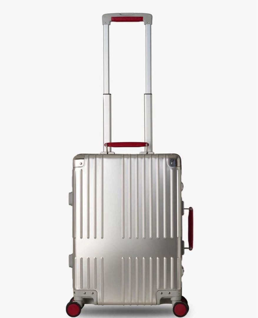 バッグ INV1811STP Sterling Silver/Red 36L バッグ INV1811STP Sterling Silver/Red 36L innovator INV1811STP