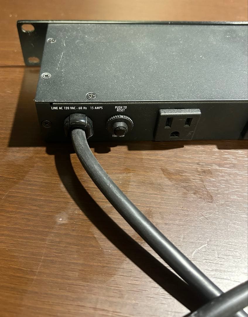 FURMAN M-8X2 パワーディストリビューター ラックマウント電源タップ