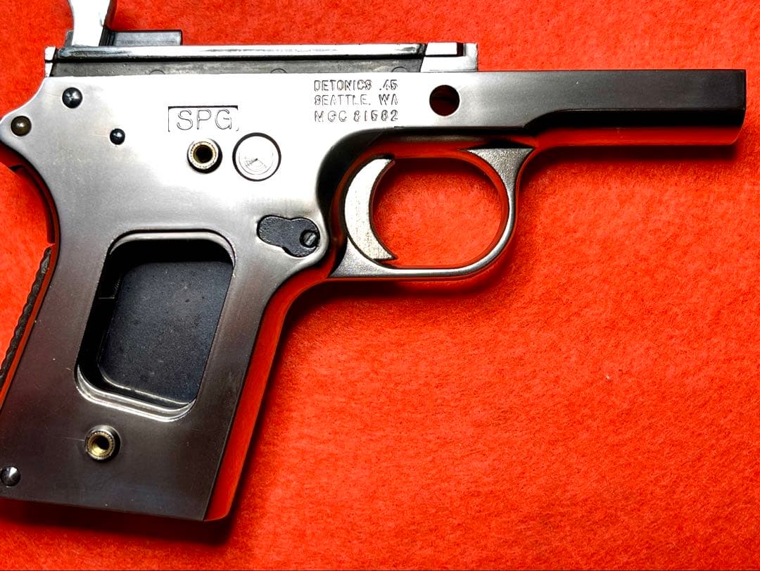 MGC【絶版モデルガン】デトニクス　完動・美品　鑑賞用　ABS製　カート無し