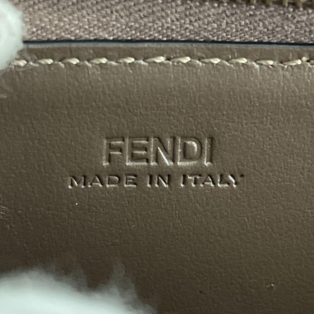 美品　フェンディ　ケース　FFダイヤモンド　カードケース　ズッカ　レザー