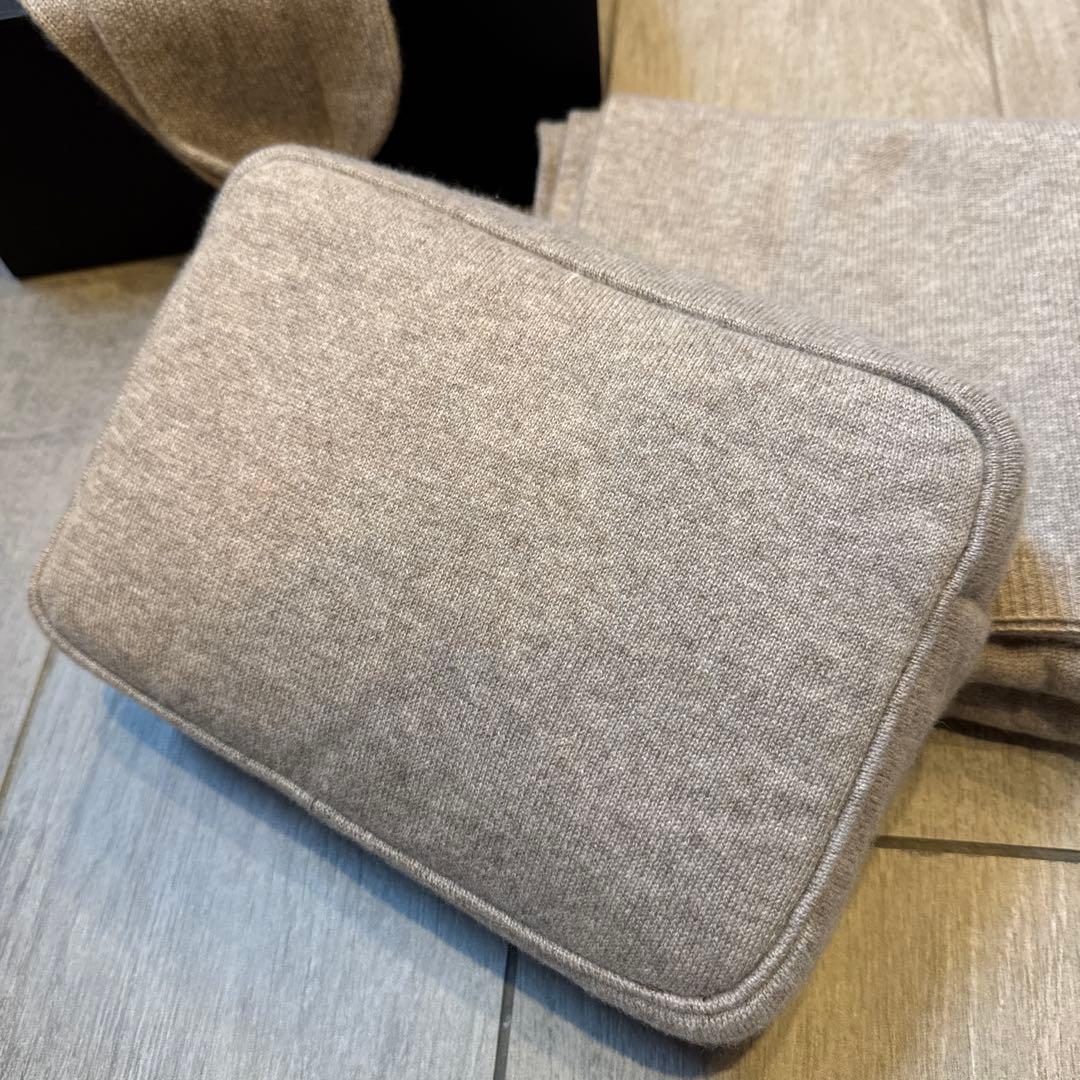 リシャールミルトラベルポーチブランケット、アイマスク、靴下セット