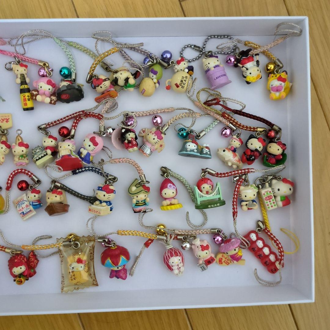 必見！レアありHelloKittyご当地ストラップ　50個セット重複無