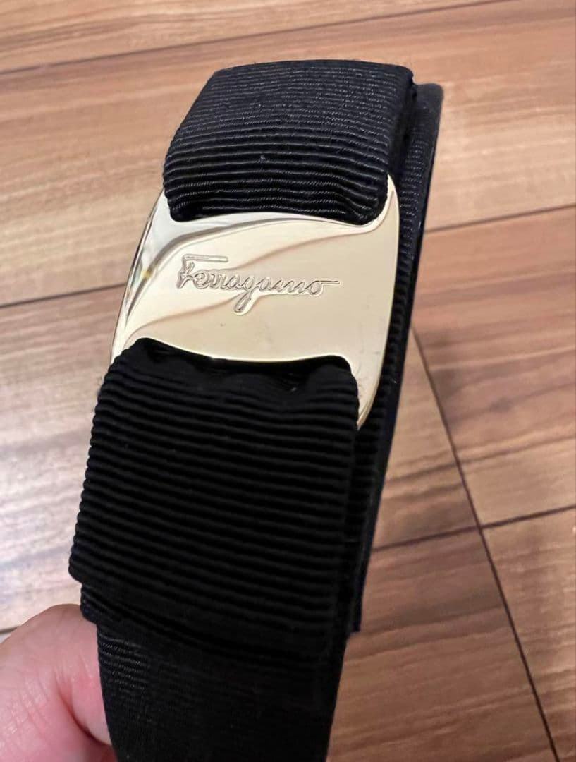 【り】Ferragamo カチューシャ　バレッタ ヴァラ　リボン 黒