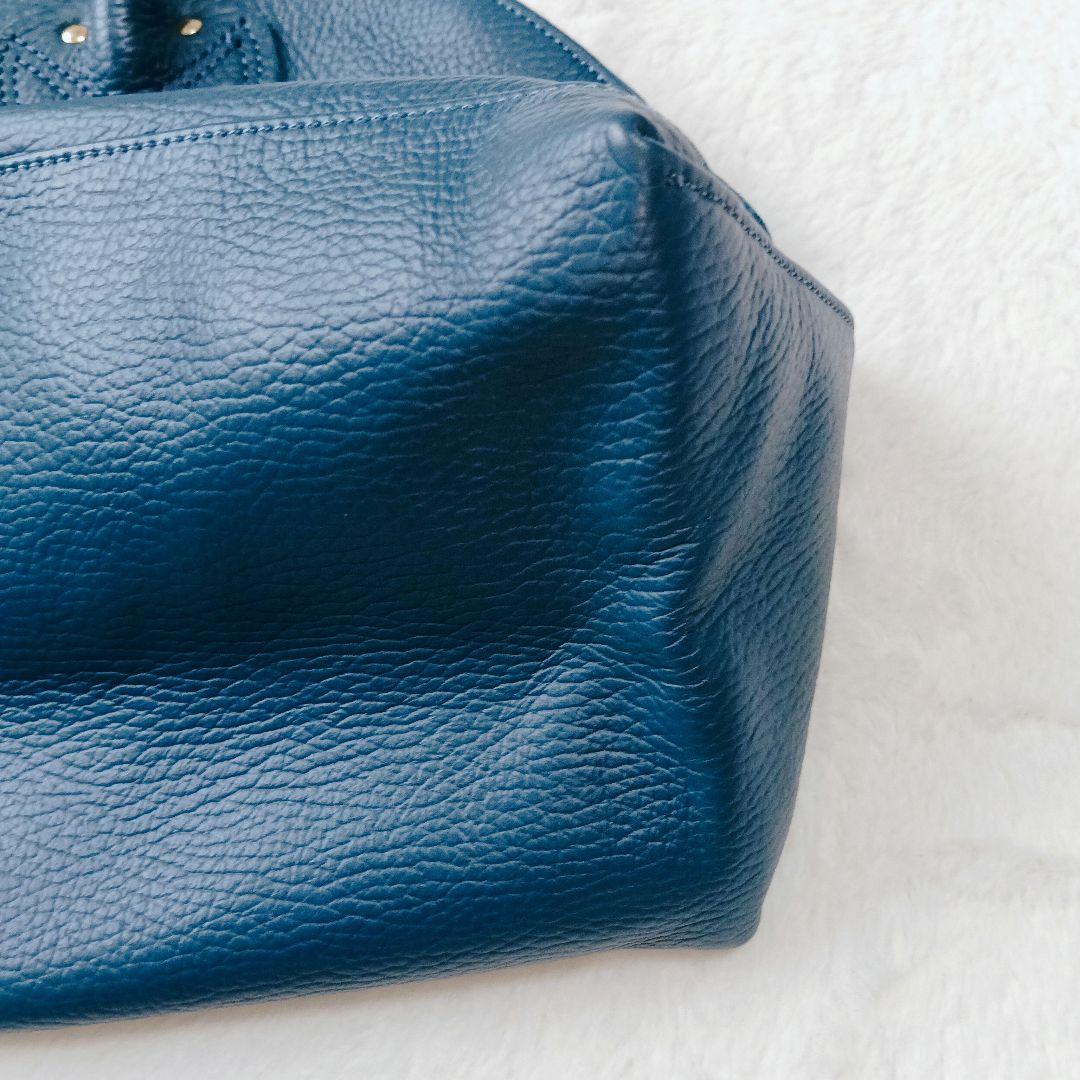 ヤングアンドオルセン　エンボスレザージップボートバッグ　М　ブルー