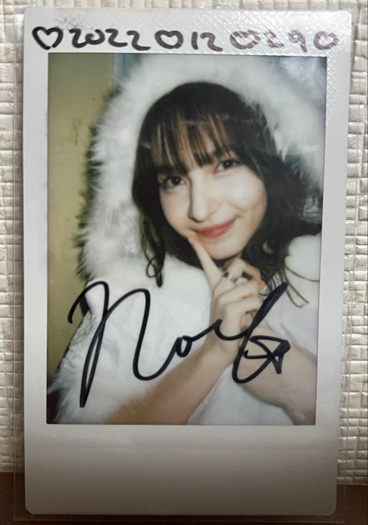 希少】早瀬ノエル 2022年生誕衣装サイン入りチェキ - メルカリ