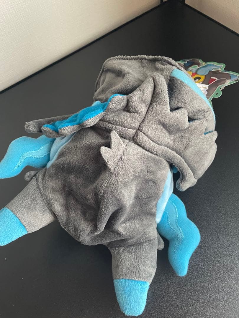 ぬいぐるみ ポケモン メガリザードンのポンチョを着たピカチュウ メガリザードンX