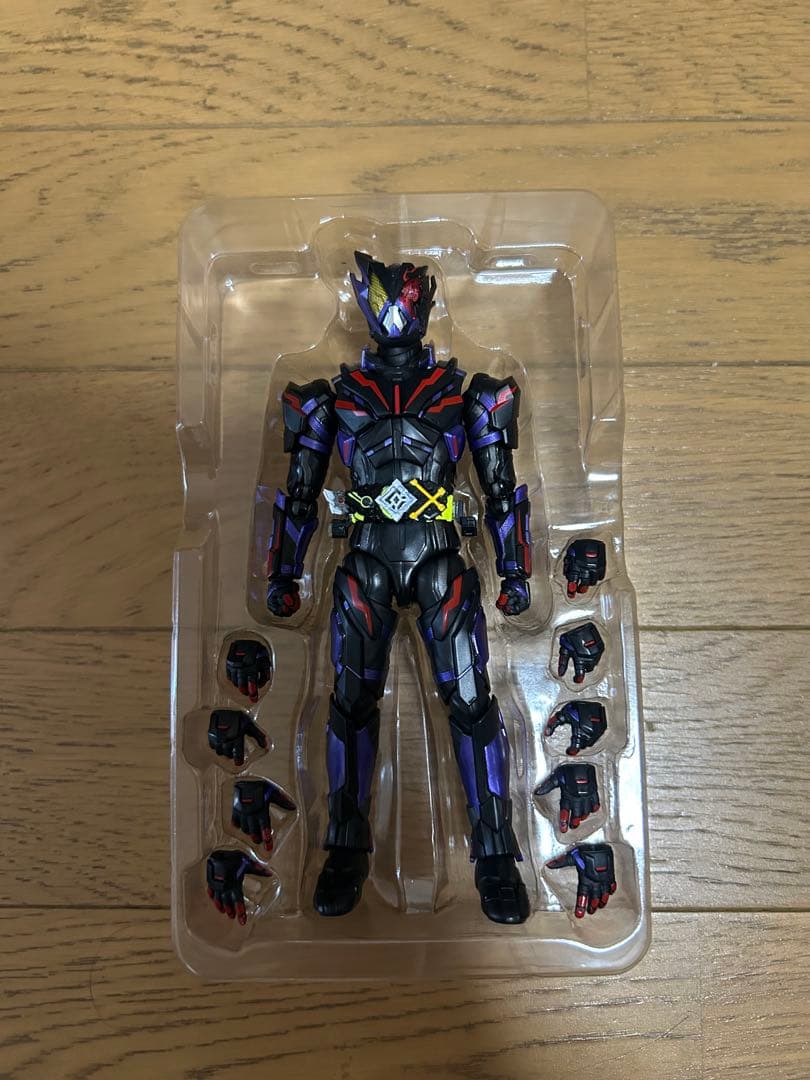s.h.figuarts 仮面ライダー滅　アークスコーピオン