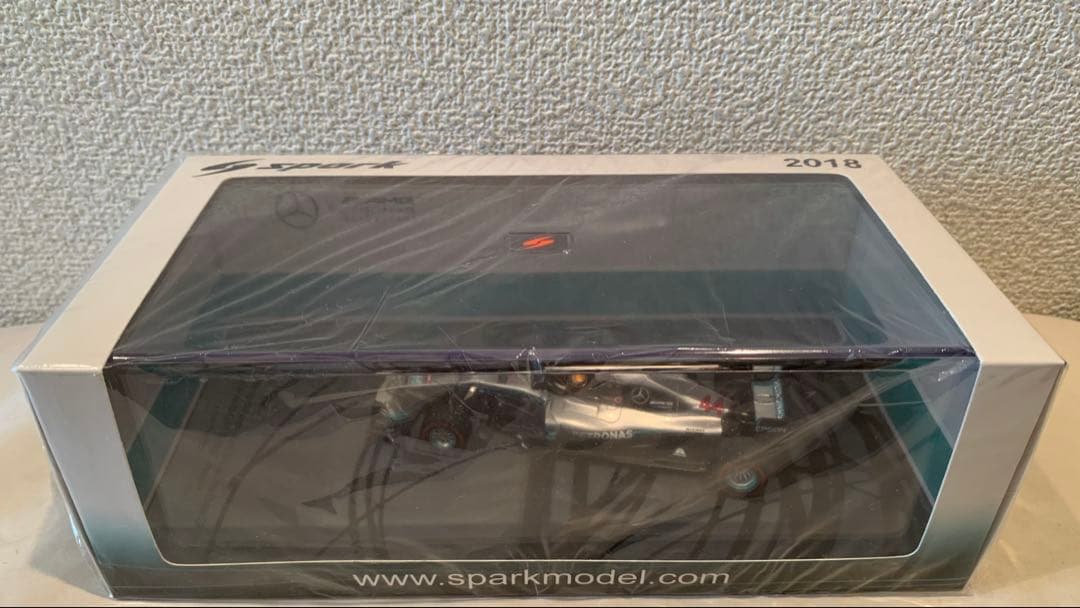 ドーナツターンマーク付き1/43 メルセデスAMG F1 W09 L.ハミルトン