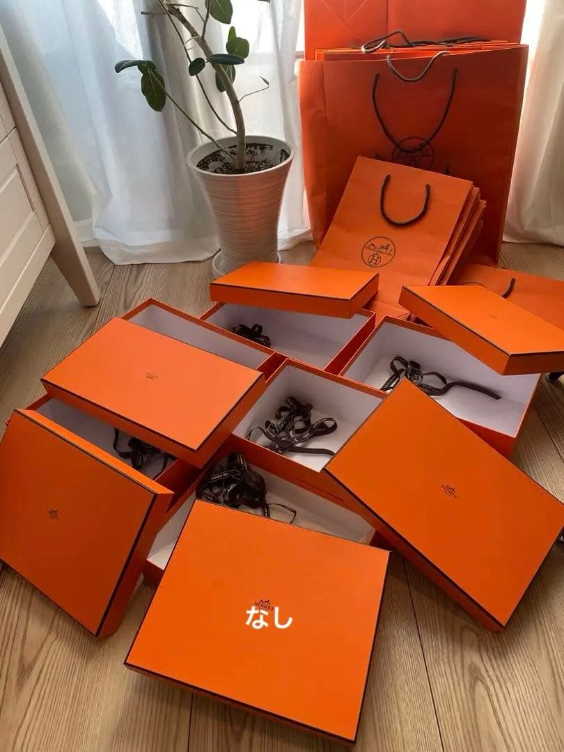 エルメス 空箱 6個、ショッパー 紙袋 7枚　まとめ売り 13点 美品のエルメス空箱ショッパーおまとめをお買取しました！