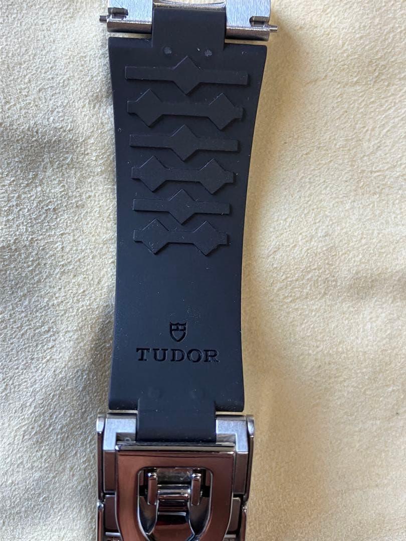 【TUDOR】BLACK BAY 58 GMT用純正ラバーベルト おまけ付き