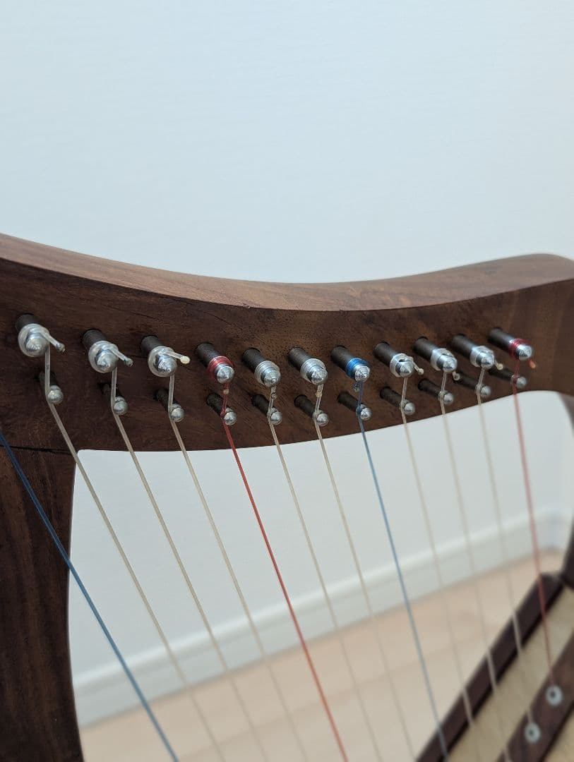 【値下げ！】ベイビーハープ　12弦 彫刻入り