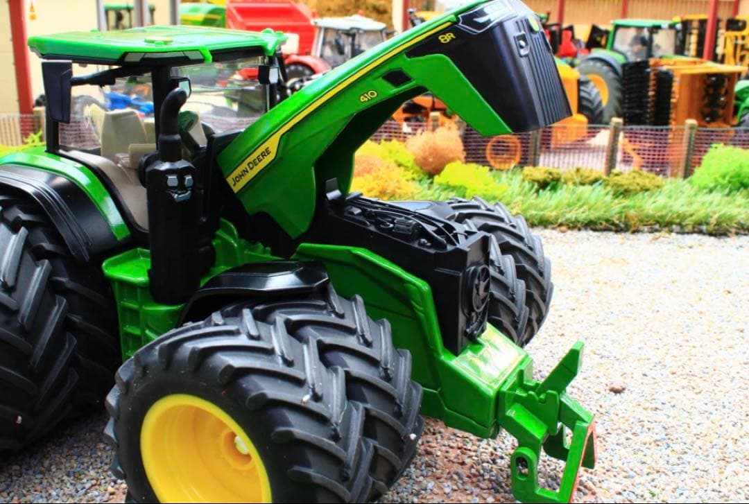 Siku ジョンディア 8295R ダブルタイヤトラクター 1:32