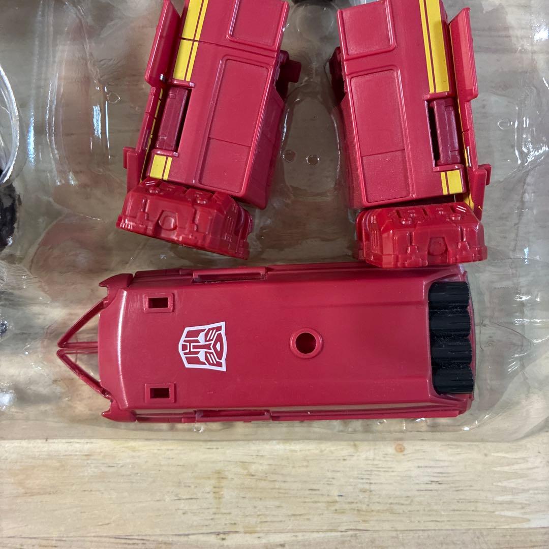 トランスフォーマー アースライズアイアンハイド&プロール　ER EX-18