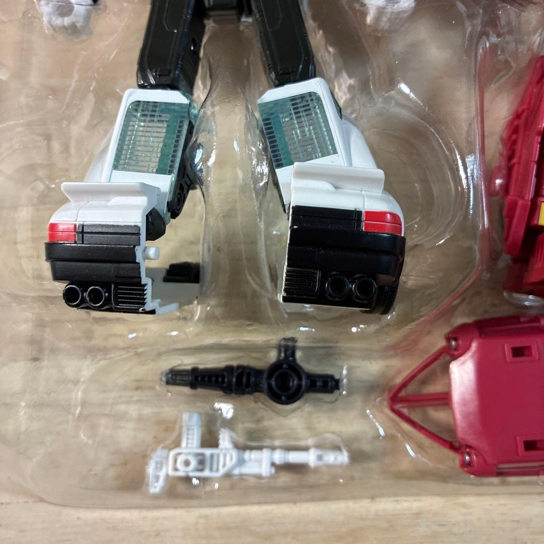 トランスフォーマー アースライズアイアンハイド&プロール　ER EX-18