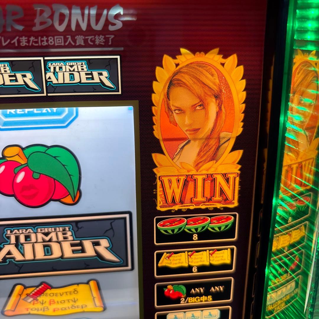 スロット実機 4号機 トゥームレイダー レアパネル ララ