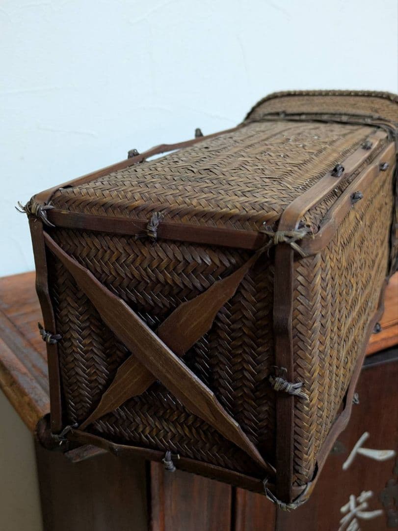 JAPANESE BAMBOO BASKET 煤竹花籠 提籠 花篭 花器 花入 フラワー 花籠 竹