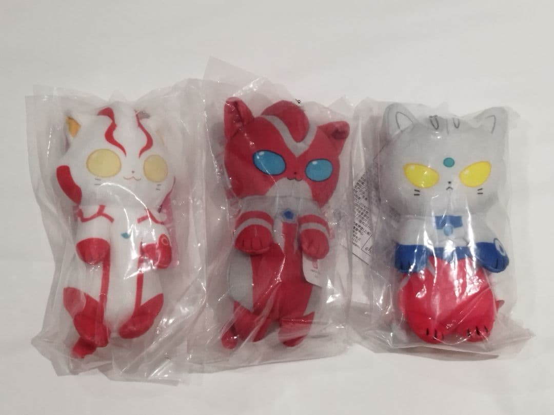 バンダイ（3種）ウルトラマン猫猫 中国限定 マスコット ぬいぐるみ