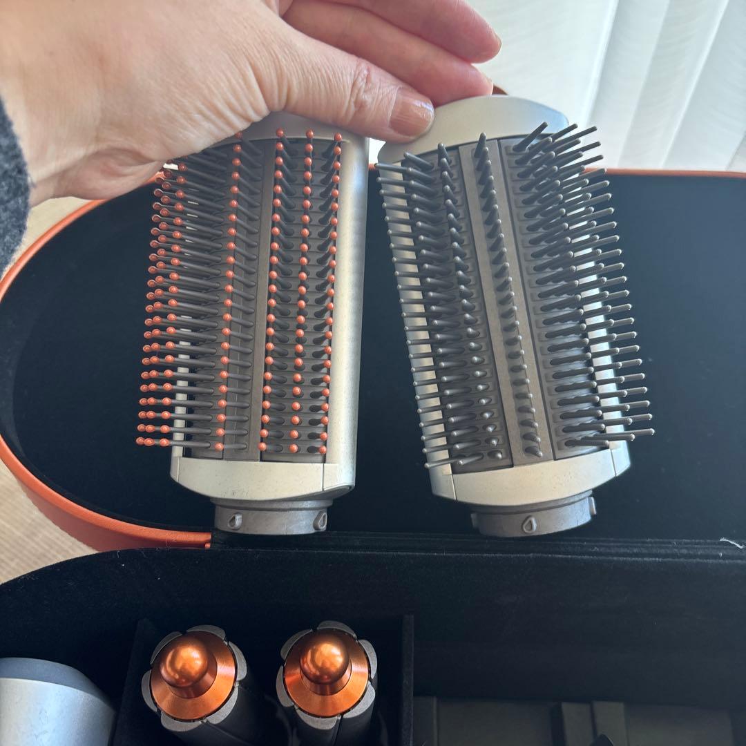 アタッチメント完備　ダイソン エアラップ HS01