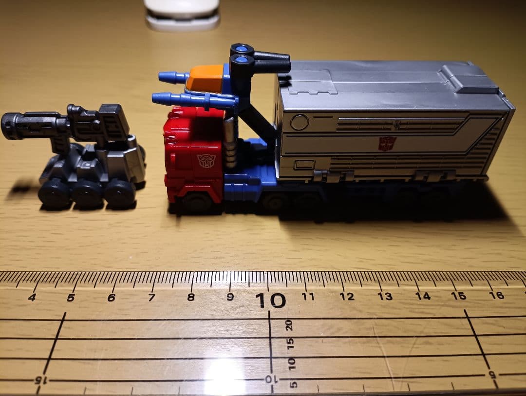 Blokees 星輝オプティマスプライム ビークルモード 廃止予定 BLOKEES