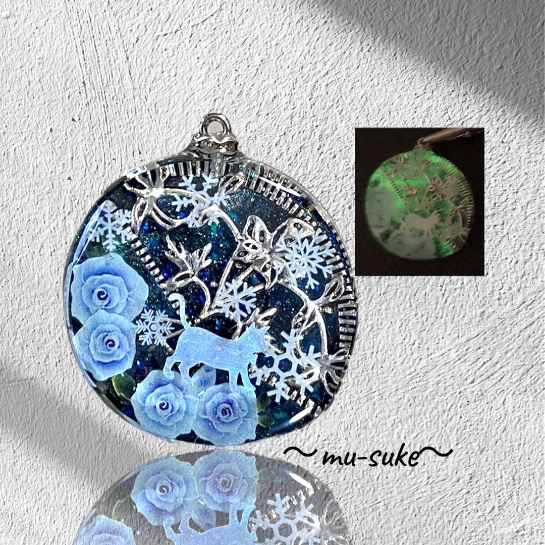 カヤ ☪︎⋆☽様〜新作 天然石 レジンネックレス 【猫紅葉】 カヤ