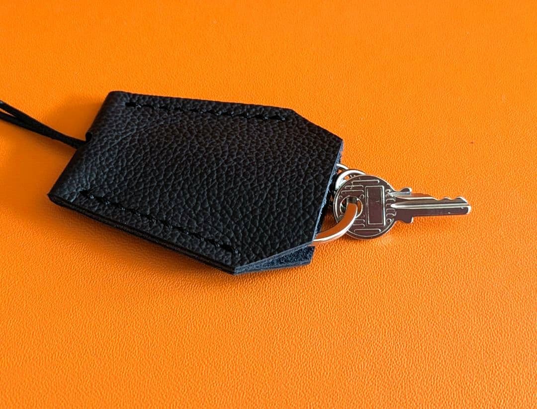 最終お値下げ！エルメス シルバー パドロック カデナ 姫路レザークロシェット付き