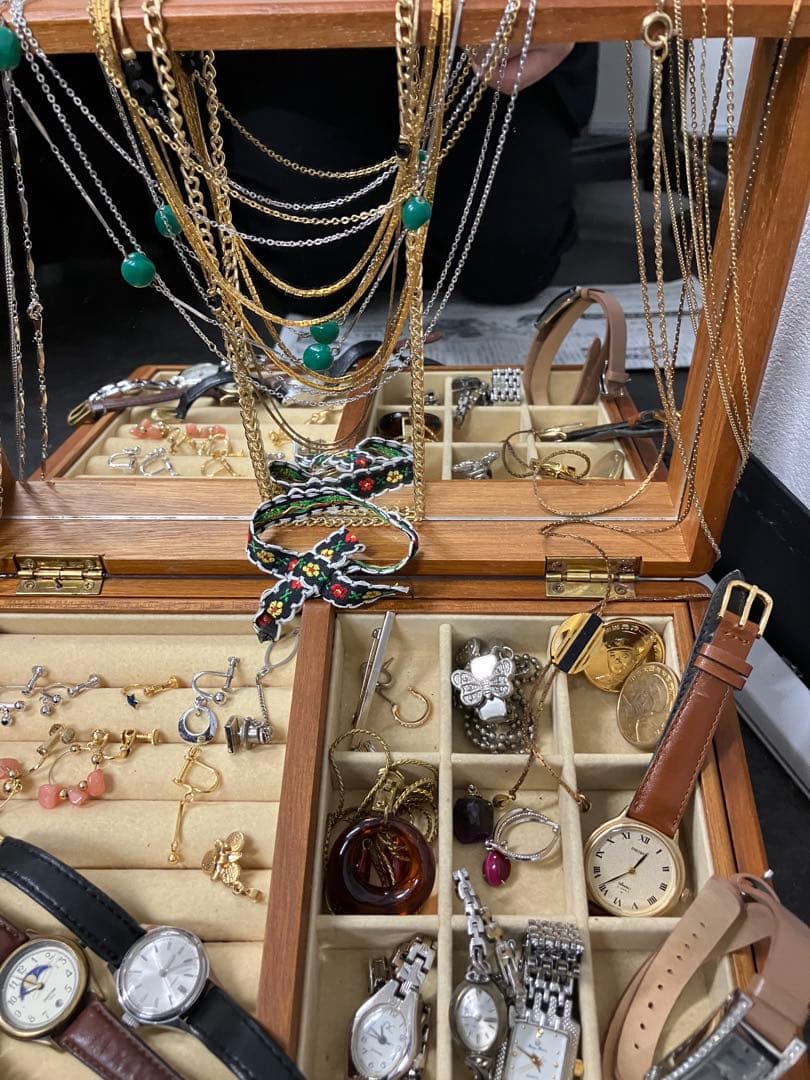 遺品整理 指輪 ネックレス イヤリング 腕時計 タイピン 金盃