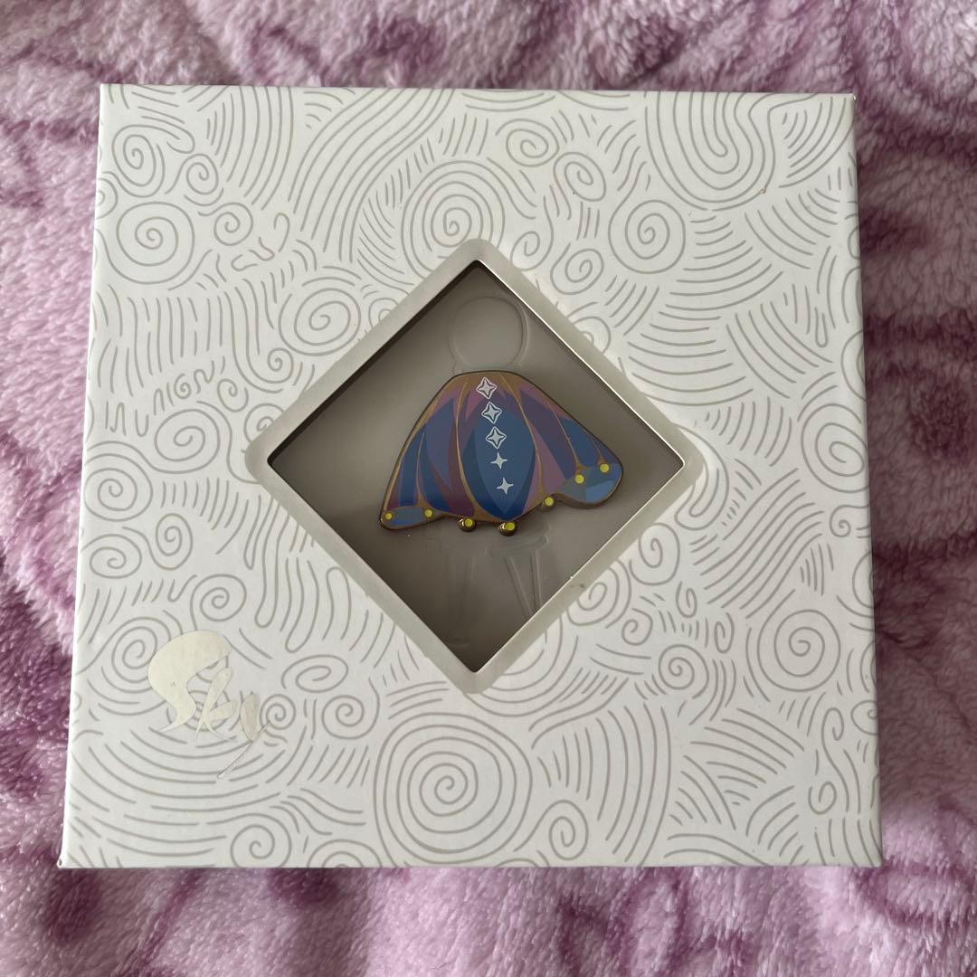 Sky ピンバッジ 光の探究者 ケープ Sky 星を星を紡ぐ子どもたち