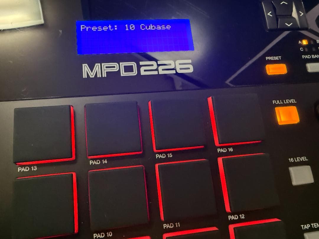 c*k様 美品・使用極小 AKAI MPD226 - メルカリ