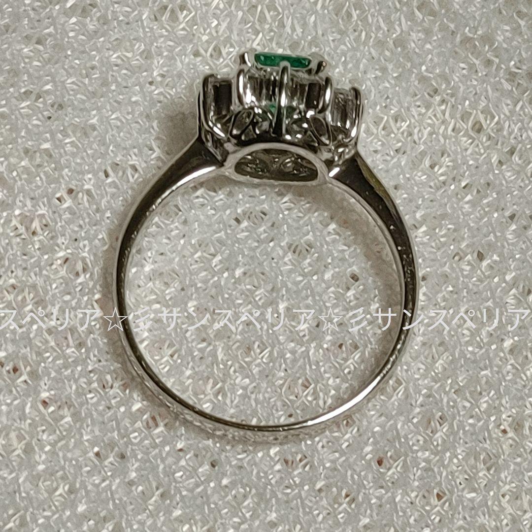 Pt900 エメラルド0.43ctとダイヤモンド0.39ctのフラワーリング