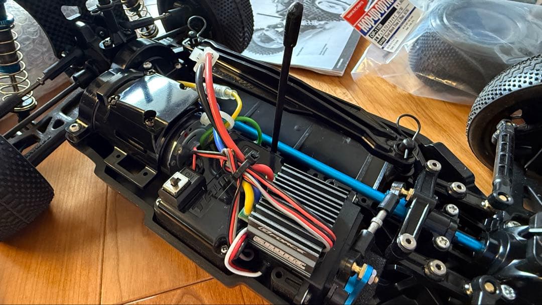 タミヤTT02B ネオスコーチャー　スライドエッジⅡボディー付き　最終値下げ