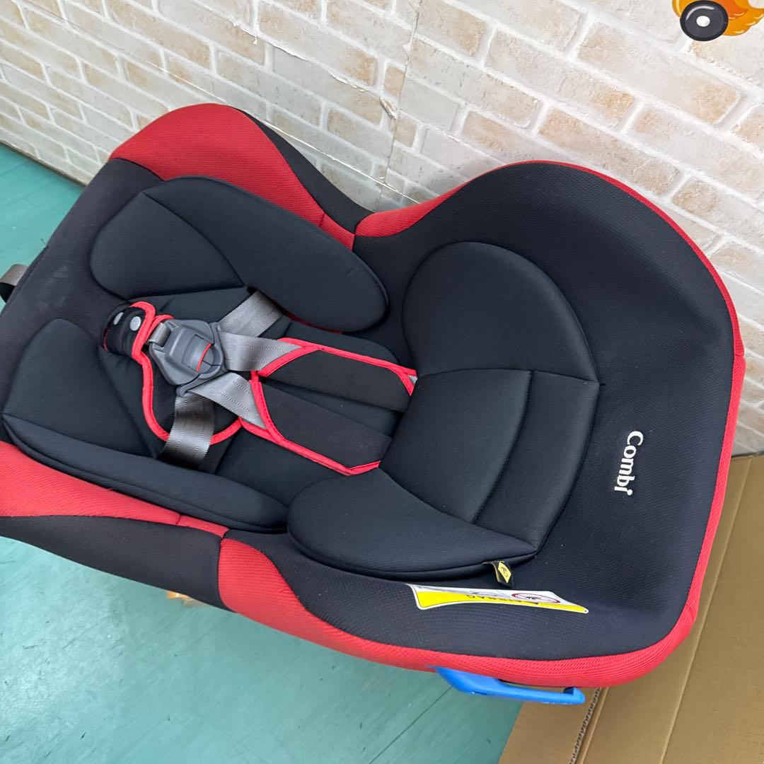 Combi 車用チャイルドシート 黒/赤　ウィゴー　新生児から