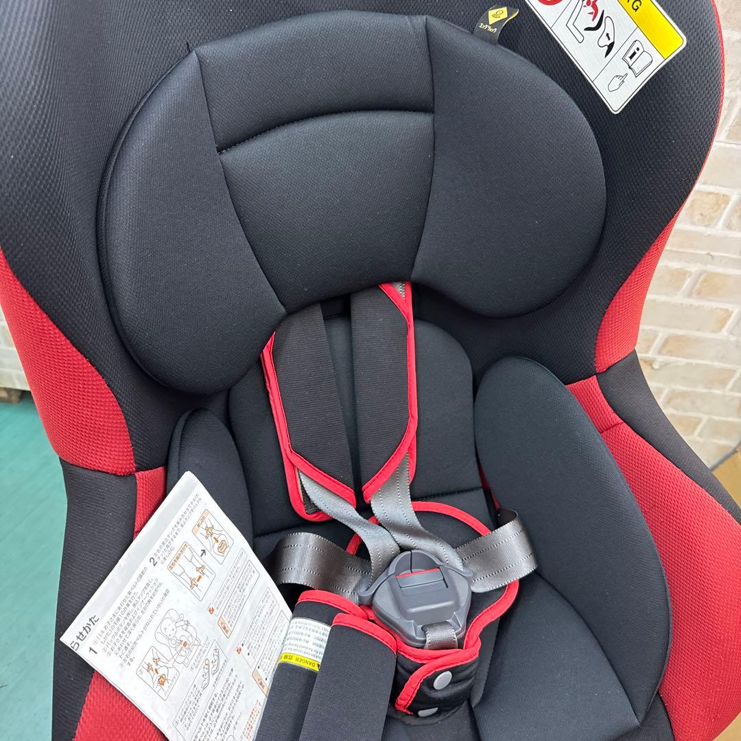 Combi 車用チャイルドシート 黒/赤　ウィゴー　新生児から