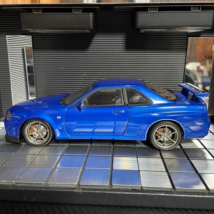オートアート 1/18 ニッサン スカイライン R34 ブルー