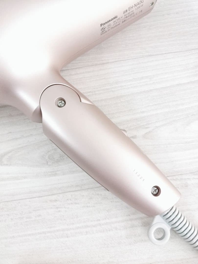 ほぼ未使用☺️ノズル付き パナソニック ナノケア ドライヤー　EH-NA0G