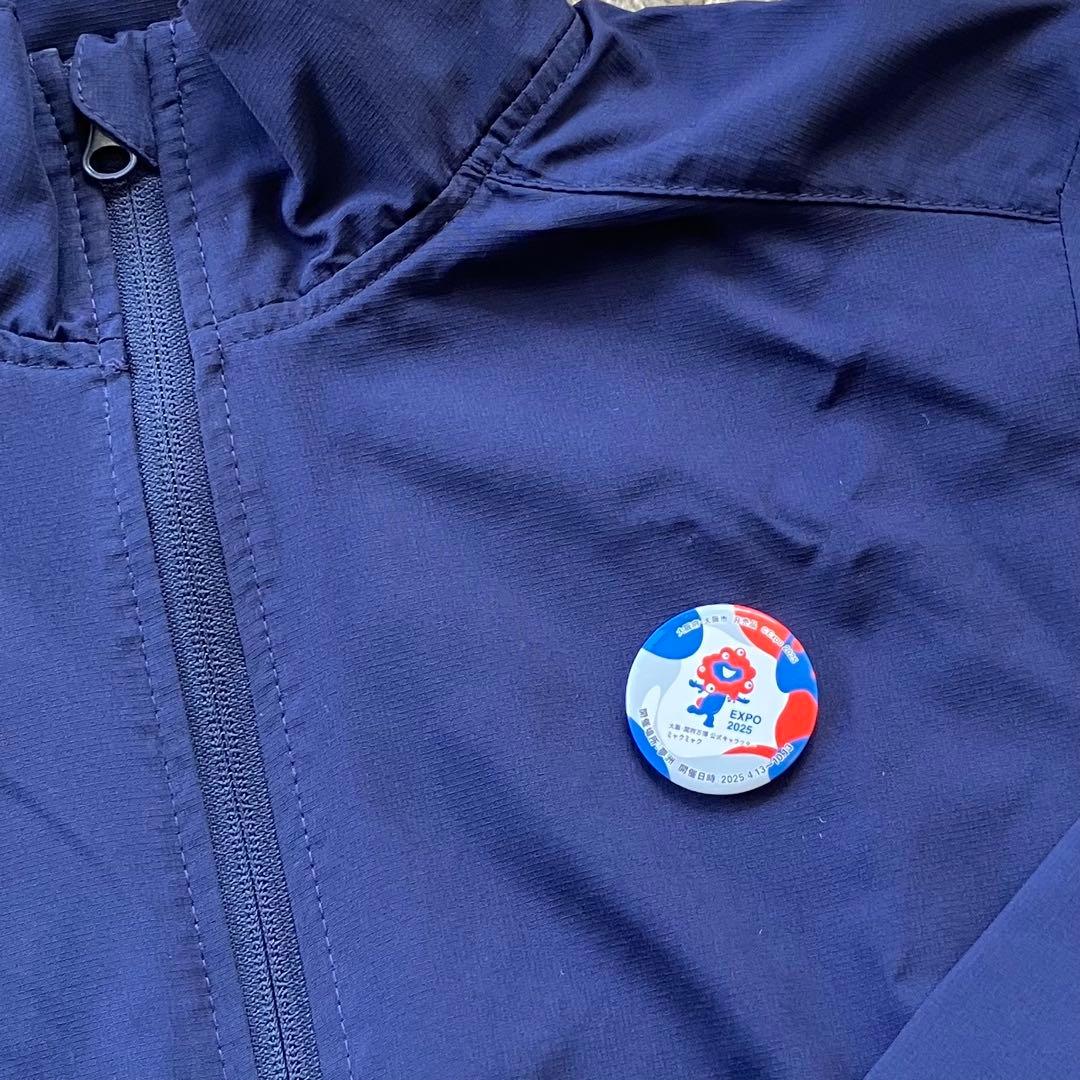 大阪・関西万博　ミャクミャク　イベントブルゾン　非売品　缶バッジ付き　Sサイズ