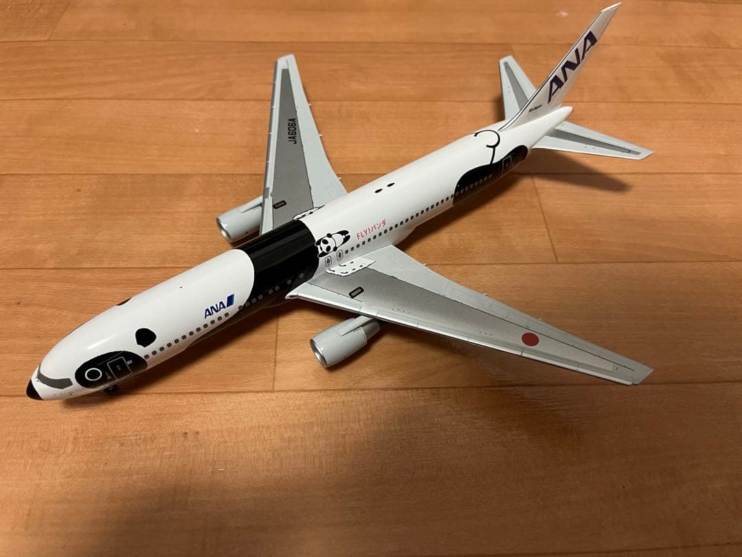 全日空商事ANA B767-300ER FLY!パンダ JA606A 1/200 - メルカリ