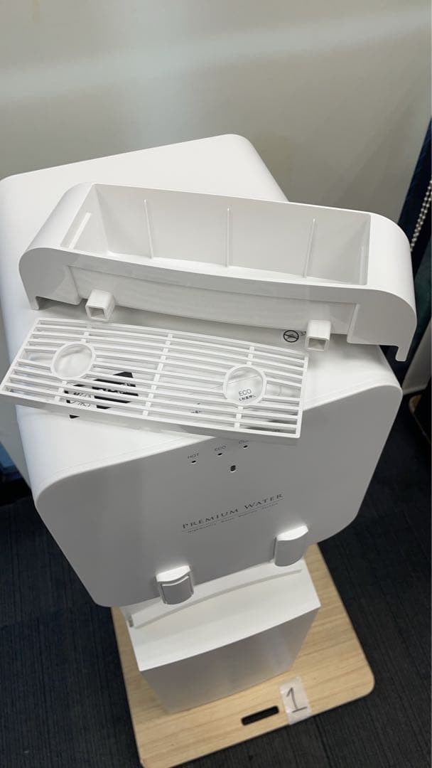 ☆中古格安！プレミアムウォーターサーバー HC22D1L-PW-WB ホワイト