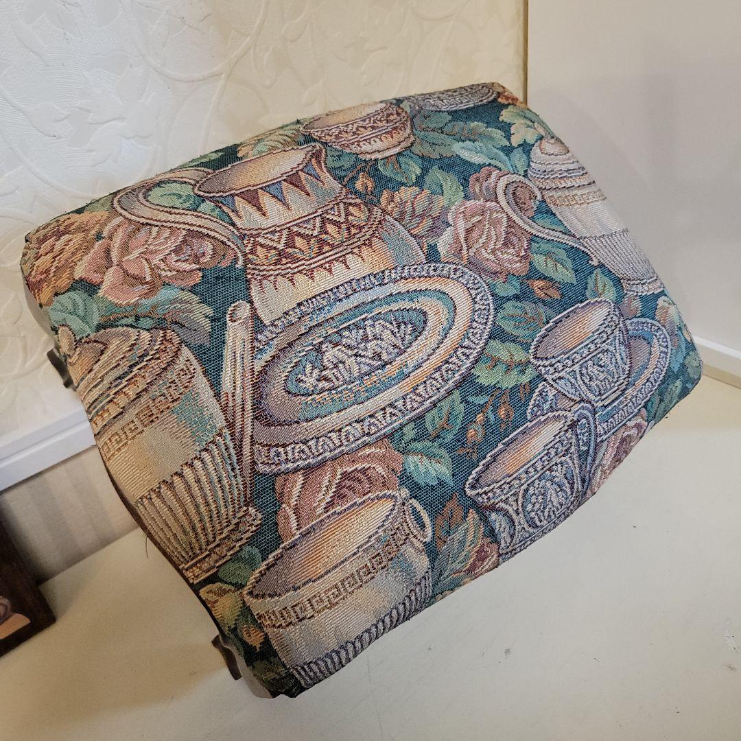 ヴィンテージオットマン　スツール　ゴブラン織り　ティーポット-カップ柄　低タイプ