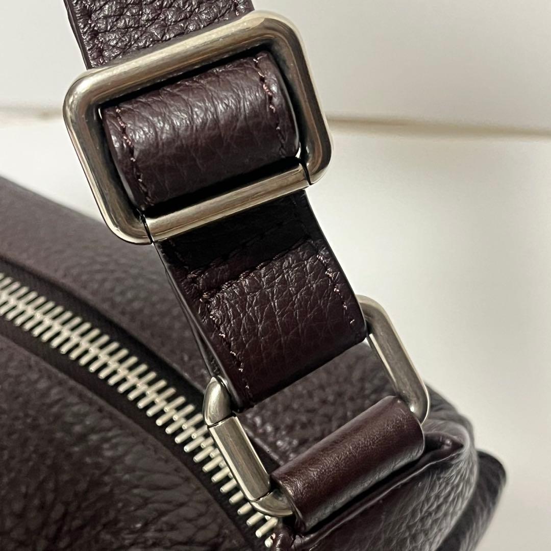 ✨未使用保管品✨　EMPORIO ARMANI ショルダーバッグ　レザー