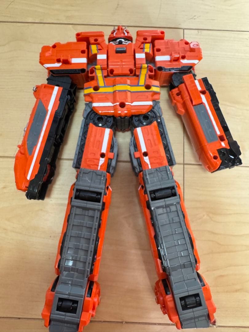 烈車戦隊　トッキュージャー　　最強合体　ビルドダイオー