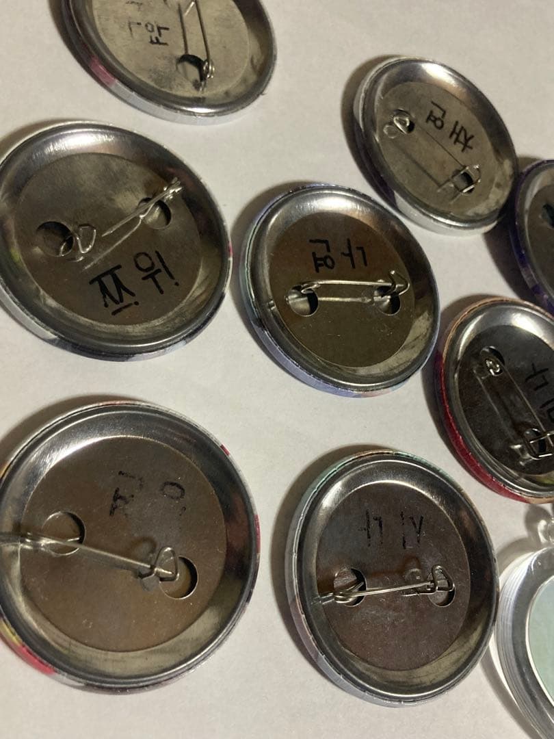 TWICE 缶バッチ　キーホルダー　韓国購入　ハングル文字表記