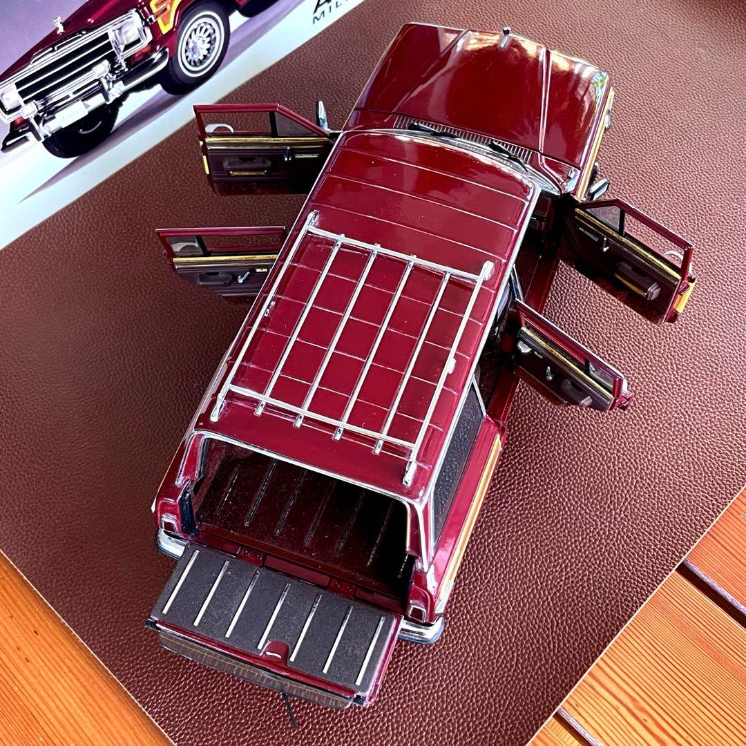 希少・廃番】 ジープ グランドワゴニア バーガンディー オートアート 1