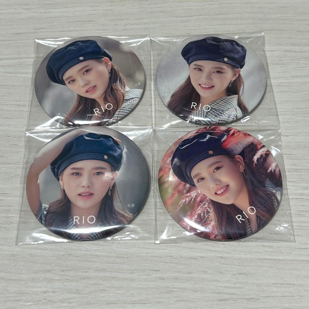 NiziU リオ 缶バッチ メキハピ - メルカリ