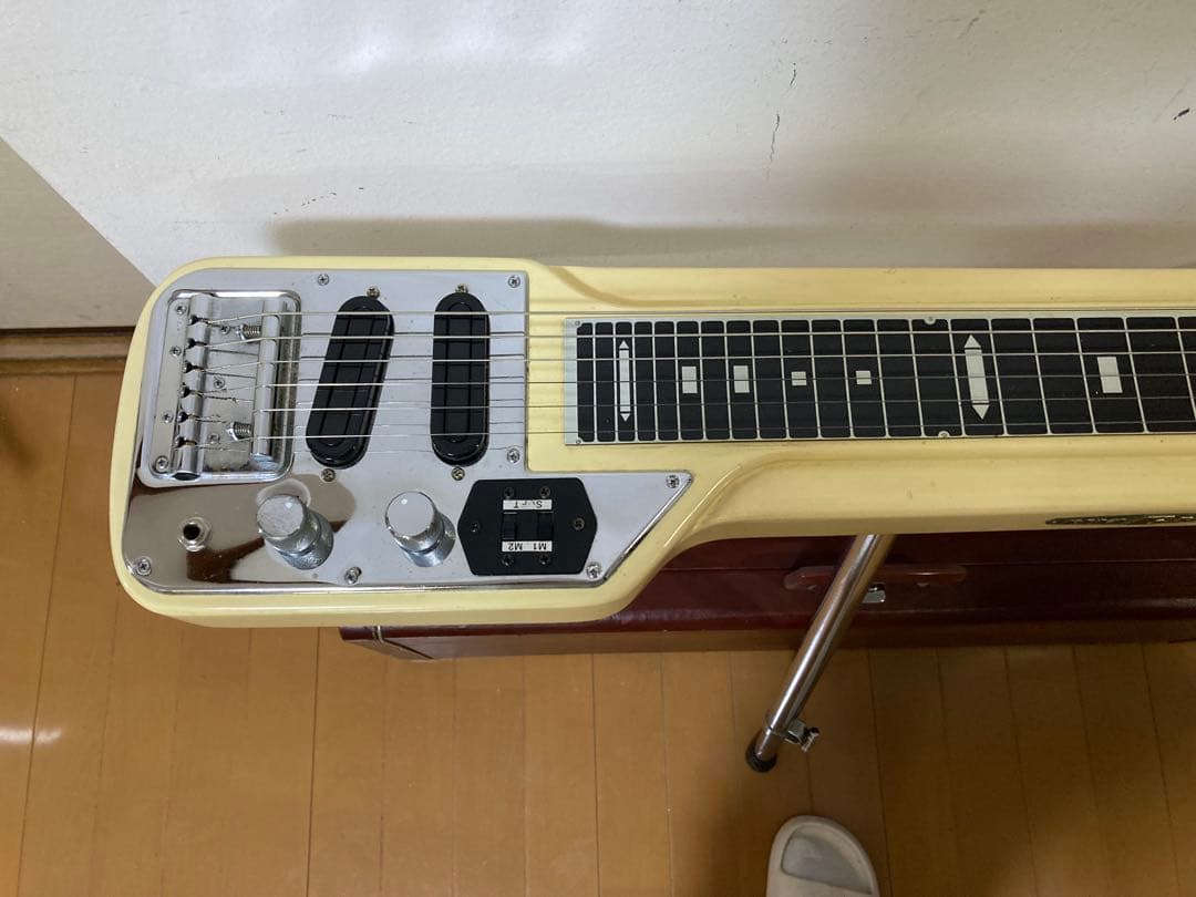 Guyatone グヤ6弦スチールギター スタンド ケース付