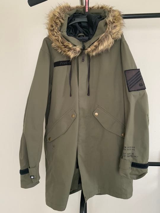 90 年代スリランカ作家Ajithさんが手掛けた雰囲気抜群の花瓶